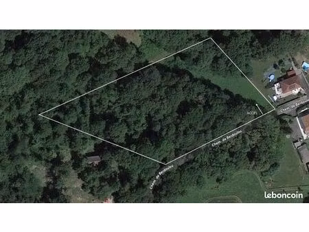 très joli terrain non constructible à gan