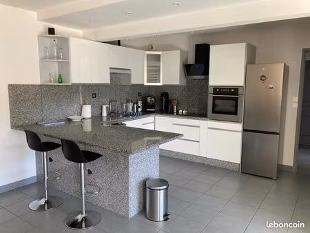 grand appartement 3 pièces récent à 10 minutes de mende