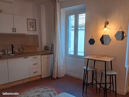 beau studio entièrement rénové