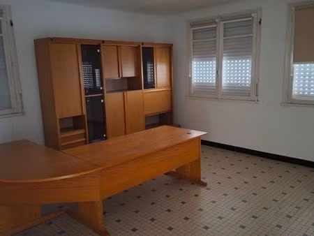 bureau ou local de stockage