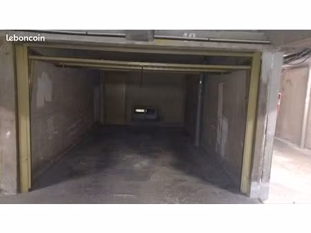 garage parking box ( secteur manufacture  fac de lettres)