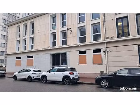 local 130 m² louviers