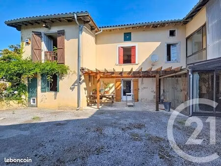 maison 6 pièces 189 m²