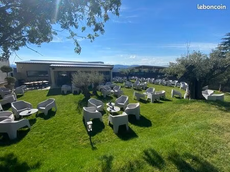 local 344 m² avec jardin et terrasse + terrain indépendant 400 m² (à 50 m)