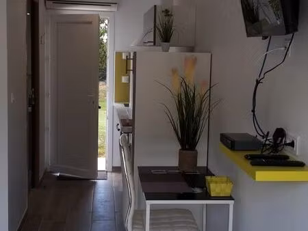 studio neuf indépendant chez habitant