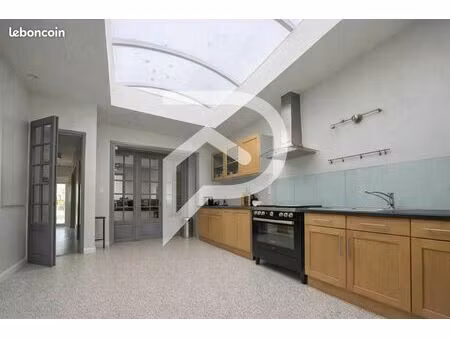 maison 8 pièces 163 m²