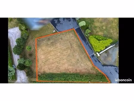 terrain constructible 700 m²