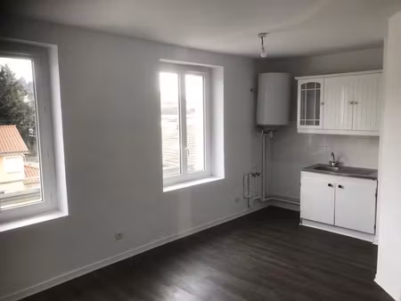 location appartement 1 pièce 23 m² à le chambon-feugerolles (42500)  337 €