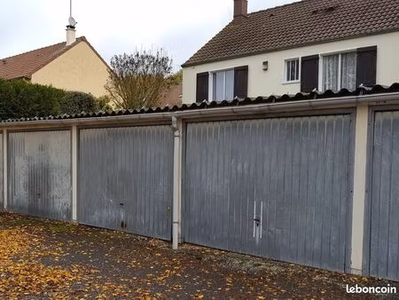 garage fermé a louer
