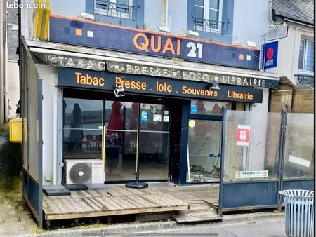 local commercial d’exception face à la mer