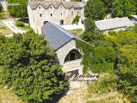 propriété 9 pièces 411 m²