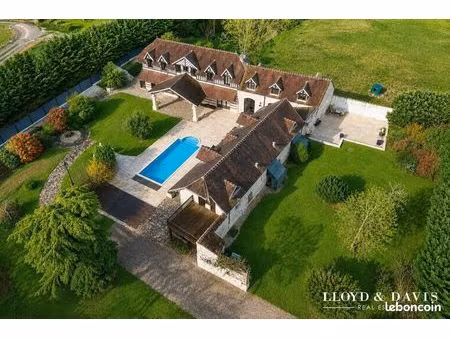 propriété 12 pièces 335 m²