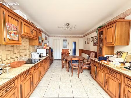 maison 6 pièces 145 m²