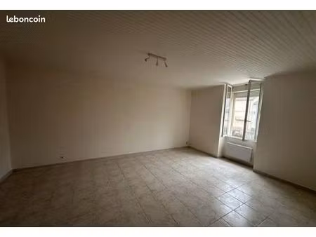 grand appartement  t3 de 85 m2