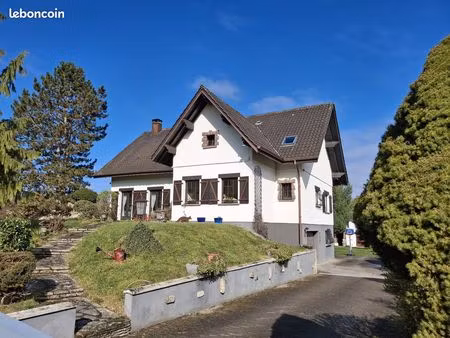 maison entièrement rénovée en 2022 – 5 chambres – au calme – terrain 2585 m²