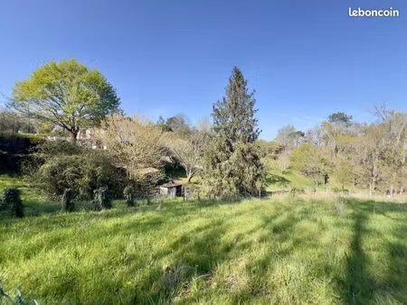 terrain 2 375 m² arbonne