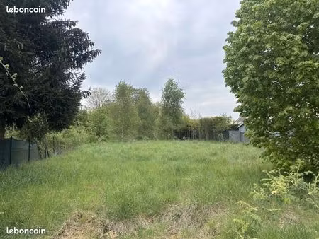 terrain 1 069 m² la chapelle en serval