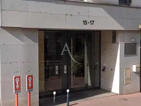 parking/box 1 pièce 10 m²