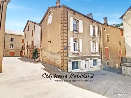 maison 9 pièces 145 m²