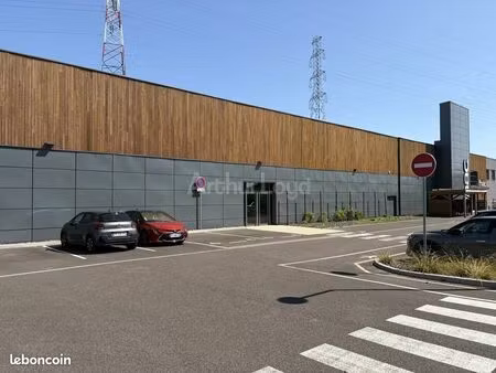 local commercial 638 m²