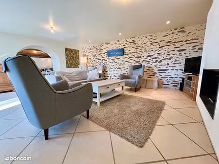 maison 7 pièces 165 m²