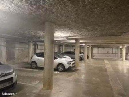 parking/box 12 m² lorient