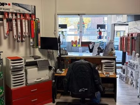 local commercial centre ville