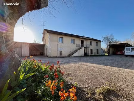 immeuble 6 pièces 160 m²