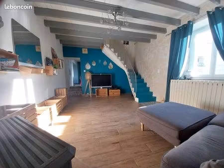 maison de village avec extérieur