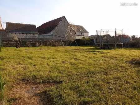 hangar et terrain constructible proche tours