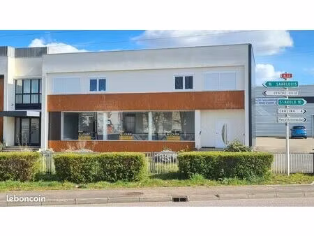 bureaux idéalement placés sur axe majeur