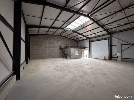 entrepôt 240 m² plesnois