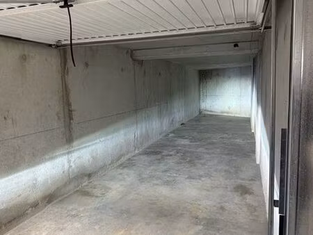 box double parking 33m2