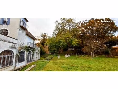 propriété de 4026m² comprenant maison d'environ 100m²  hypercentre ville  cité royale de l