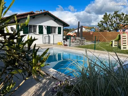 maison individuelle avec piscine