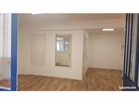 3 bureaux metro valmy