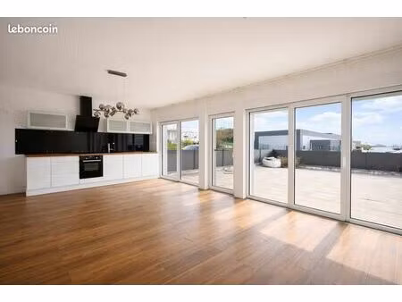 bureaux 80 m² oeting