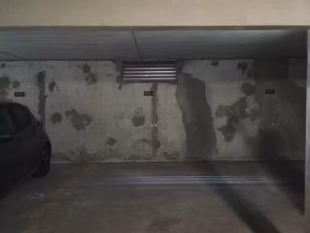 emplacement parking couvert