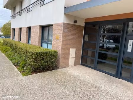 location cabinet médical proche clinique / local professionnel