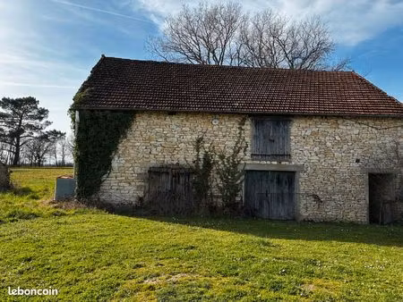 grange à rénover avec fort potentiel – cadre calme et verdoyant