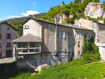 maison 8 pièces 210 m²