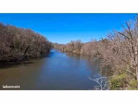 maison bord de rivière