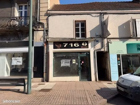 immeuble 3 pièces 80 m²