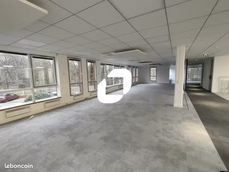 bureaux 263 m²