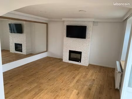 bureaux / local commercial ou médical / salle de sport de 100m2