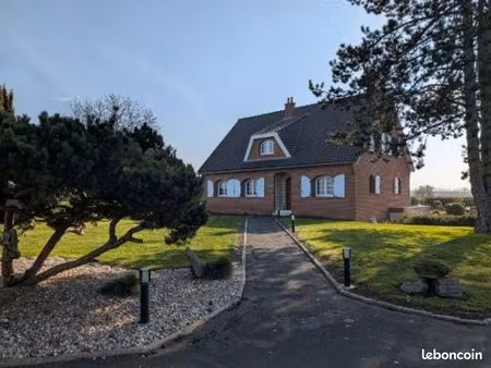 pavillon 9 pièces 160 m²