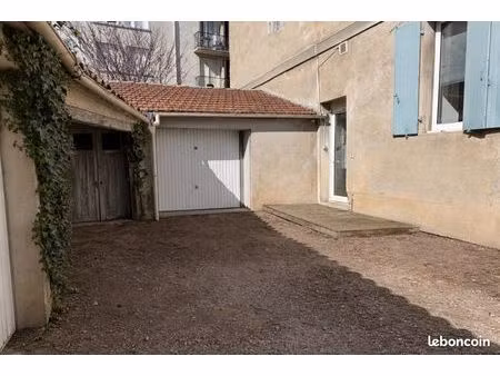 appartement t2 climatisé avec garage  jardin et cave voutée