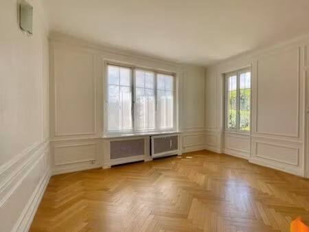 loue joli studio meublé rénové 20m2