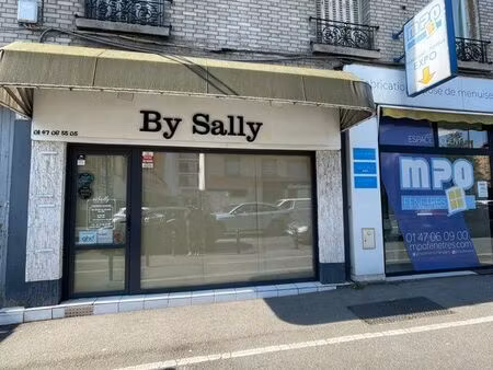 top emplacement – local 40 m² idéal coiffure / esthétique – champigny (entré libre)