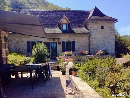 maison de caractere en pierres restaurée  vallee du cele sur 8529 m2  piscine  proche fige